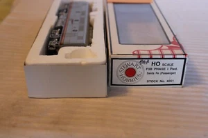 HO Scale Stewart, F3B Phase 1 Early Diesel Loco, Santa Fe, Silver no # - 8051 - Picture 1 of 4