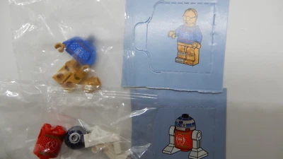 LEGO Star Wars C3-PO and R2-D2 Minifigure in Ugly Christmas Sweater RETIRED FIGS - Image 1 of 3