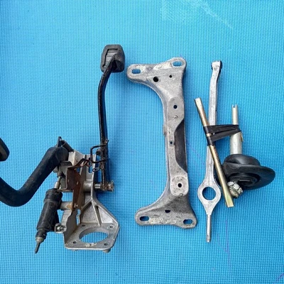 BMW E46 316 318 Manual Transmission Mount Shifter Clutch Brake Pedals LHD EU - Image 1 of 4