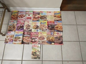 Huge Lot Of 22 Betty Crocker Cookbooks. - Bild 1 von 1
