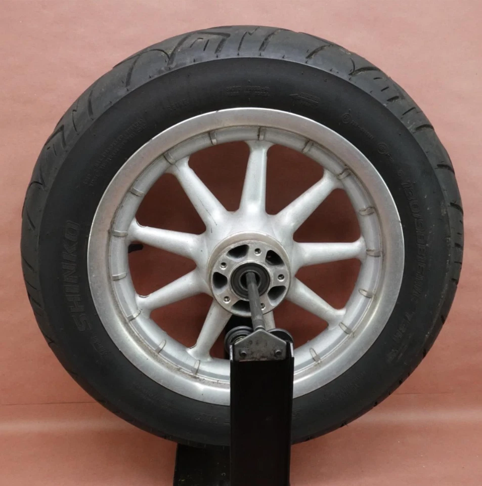 2000-2006 Harley Davidson FLTRI Road Glide ОБОД ПЕРЕДНЕГО КОЛЕСА ШИНА 130/90 B16 - Изображение 1 из 4