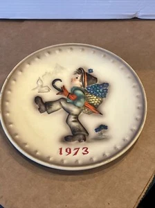 "Excelente Goebel MJ Hummel 3er Plato Anual 1973 ""Globe Trotter" - Imagen 1 de 3