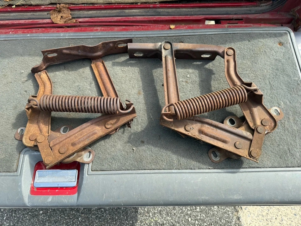 1977 1978 1979 Lincoln Continental Town Car Coupe Hood Hinges Pair LH RH - Image 1 of 4