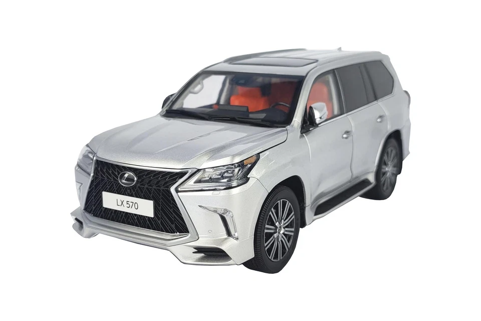 1:18 LCD MODELS Lexus Lx570 Silver LCD18010-SI - Immagine 1 di 2