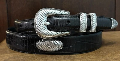 "Cinturón Western de cuero negro talla 39-40 1-3/16"" ancho conchos cocodrilo en relieve usado en excelente estado" Foto 1 de 4