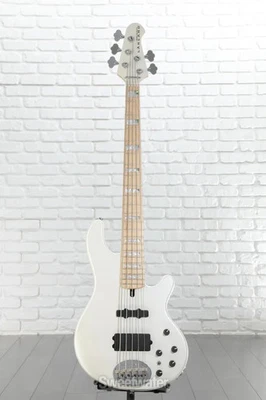 Baixo personalizado Lakland Skyline 55-02 - Branco puro com escala de bordo - Imagem 1 de 4