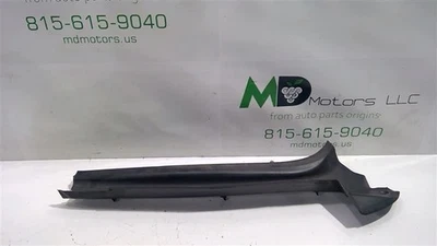 Chevrolet Tahoe 2017-2020 cuarto trasero derecho embellecedor de drenaje de agua 84273587 Foto 1 de 4