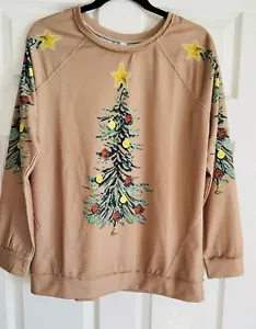 NWT Women’s L Christmas Pullover Sweatshirt Beige Christmas Tree Long Sleeve - Picture 1 of 15