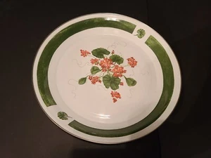 Golden Rabbit II Emaillegeschirr Geranie 15,5" Serviertablett Gastronomie Tablett rot grün - Bild 1 von 3