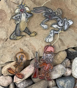 Réplicas de vitrales de plástico Looney Tunes. 3 en total - Imagen 1 de 5