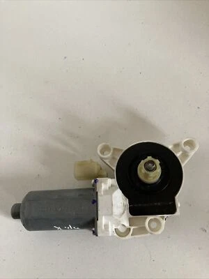 Motor ventana delantera derecha Chrysler Sebring 0130821477 original 2008 convertible - Imagen 1 de 4