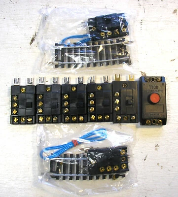7 HO Slide Switch Controllers + Presto-Matic Button + Track Extras, Untested - Image 1 of 4