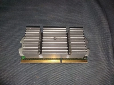 Intel Pentium III 650MHz Slot 1 Coppermine CPU Retro SL3XK - Immagine 1 di 4