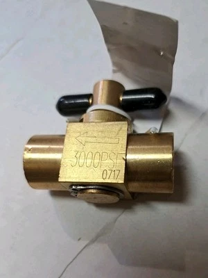 Brass Solution Hose Valve 1/4" FNPT, T-Handle, 3000 PSI CWP, -40°-250° Deg F - Image 1 of 3