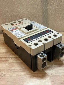 Disyuntor Cutler-Hammer DK2400W 400 Amp 240 Voltios 2 Polos - Imagen 1 de 2