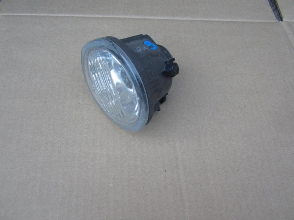 LUZ ANTINIEBLA PONTIAC VIBE OEM LADO DERECHO DEL PASAJERO 03-08 Foto 1 de 1