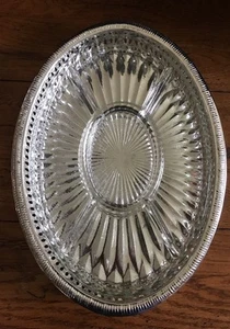 International Silver Company 1991 Silverplated Server W/ Sectional Glass Insert - Picture 1 of 10