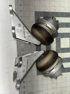 97-06 Jaguar X100 XK8 XJ8 VDP Rt Lt 60k Engine Mount Bracket Support Set OEM - Picture 1 of 9