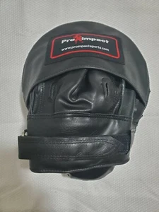 Pro Impact 1 Right HandedCurved Focus Mitt-Shock Absorbent Training Hand Pad F13 - Picture 1 of 4