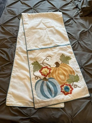 Reuniones familiares precioso corredor de mesa bordado de otoño con calabazas nuevo sin etiquetas Foto 1 de 4