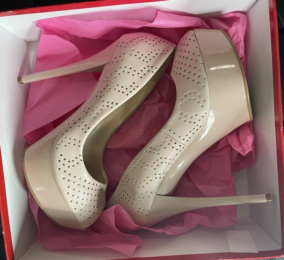Zapatos de tacón alto con plataforma Guess talla 8 ligeros. Zapato de aguja rosa elegante con punta abierta🔥 Foto 1 de 4