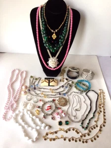 Vintage to Now Christmas Holiday Party Rhinestone and Mixed Jewelry lot 1.5 lbs - Picture 1 of 9