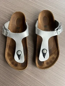 Birkenstock Gizeh Sandale Mädchen 33 Kinder 2 Metallic Silber Zehentrenner Leder - Bild 1 von 8