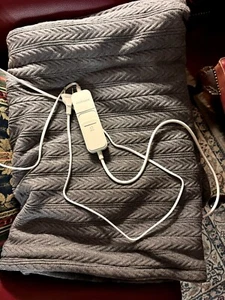 NEU:Kuschel-Decke/HEIZDECKE, Medisana, Strick-Look/Samt, grau, elektr. beheizbar - Bild 1 von 11