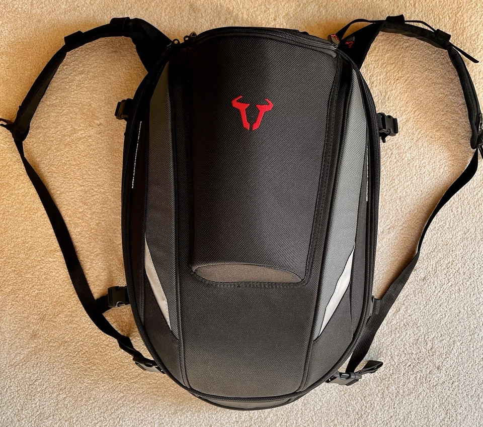 SW-Motech EVO Jetpack Hecktasche, 20-33l, Ballistic Nylon, Schwarz/Grau+Regenhau - Bild 1 von 4