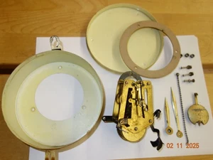 Altes Uhrwerk aus Keramikküchenwanduhr Diehl - Bild 1 von 9