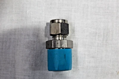 PARKER  A-LOK  TUBE FITTING  3/8" TUBE  X  1/2" MPT   6MSC8N-SS - Image 1 of 3