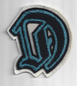 TOPPA SCHOOL LETTERMAN D TEAM LOGO 5X4 1/4", BLU SCURO, AZZURRO E BIANCO - Foto 1 di 2
