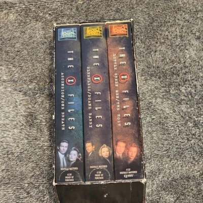 VTG The X-Files Boxed Set - Vol. 3 (VHS, 1996, 3-Tape Set) - Image 1 of 4