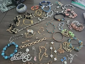 Vintage to Modern Fashion Jewelry Lot of 40 Bracelets Beads Chains - Picture 1 of 9
