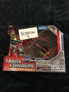 Transformers Universe 2.0 Ultra ClasS Skyfall 25th Anniversary Walmart Exclusive - Picture 1 of 2