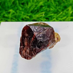 Muestra de cristal de circón áspero natural color rojo 104 quilates de Pakistán - Imagen 1 de 4