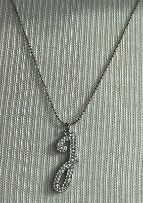 Colar pingente "J" New York & Co. Silvertone monograma delicado B - Imagem 1 de 4