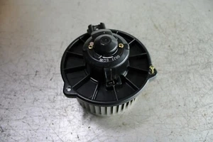 Toyota Yaris 1.0 51kW 68PS Gebläsemotor 194000-0821 - Bild 1 von 3