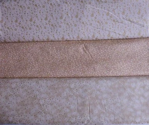 Patchworkstoff (€12/m²) 0,3 m Weihnachtsstoff Weih.Motive auf beige1,4m breit - Bild 1 von 3