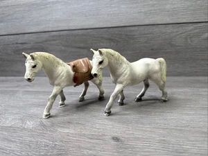 2 - Schleich weißes Pferd 2001 Lipizzaner Hengst 13252 Deutschland Rentnermodell - Bild 1 von 9