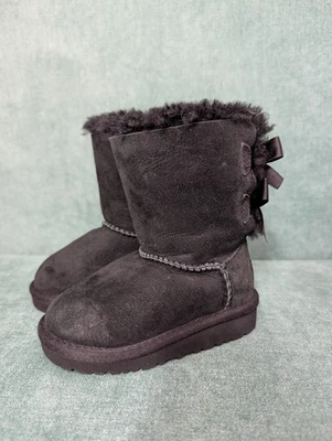 Auténticas Botas UGG Australia Niña Negras Bailey Bow NIÑO PEQUEÑO Bebé TALLA 6 Foto 1 de 4