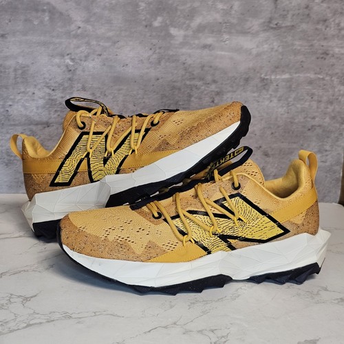 Scarpe New Balance Tektrel in triplo giallo UK 9 NUOVE