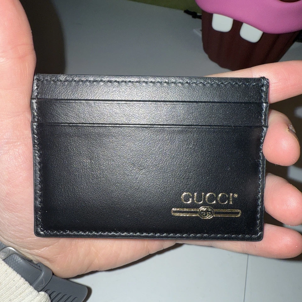*NUEVO* Auténtico Portatarjetas de Crédito Gucci Cuero Negro y Dorado 4 Ranuras Foto 1 de 3