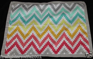 Xhilaration Zig Zag Estándar Simula Gris Verde Amarillo Nuevo Bou - Una Simula - #335 - Imagen 1 de 4