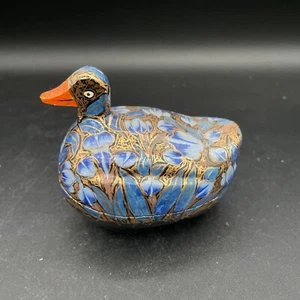 Vintage Duck Trinket Lidded Box Hand Painted Blue Iris Floral - Wood/Paper Mache - Imagen 1 de 9