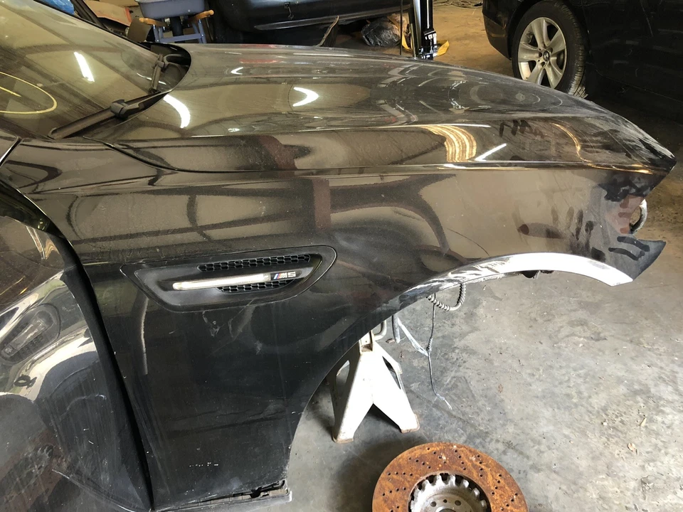 🔥2013-2016 BMW F10 M5 genuíno OEM grade de para-lama luz de sinalização emblema de ventilação DIREITA🔥 - Imagem 1 de 1