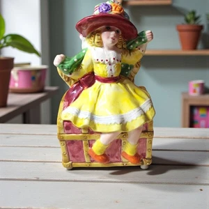 1995 Lefton Music Box Girl on Trunk Hello Dolly w/ Box - Picture 1 of 7