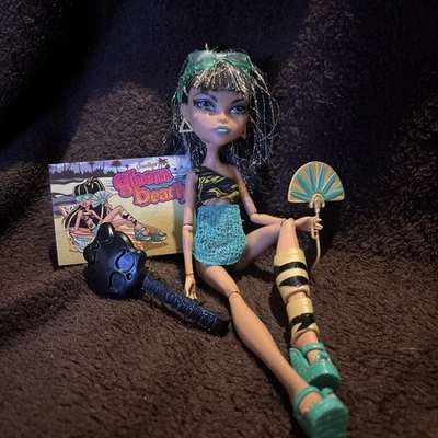 Gloom Beach Cleo Monster High Doll Mattel  Cleo De Nile   - Image 1 of 4