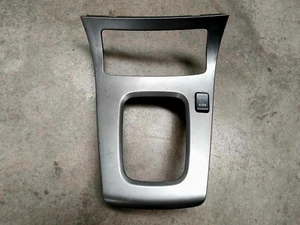 06/2002 to 06/2005 Subaru SG 79V Forester - Gear stick gaiter interior trim - Picture 1 of 2