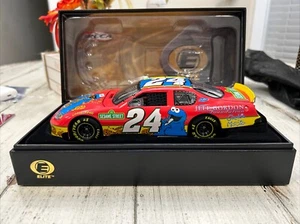 1:24 Jeff Gordon #24 Cookie Monster SESAME STREET FOUNDATION 2003 ELITE NASCAR - Picture 1 of 3